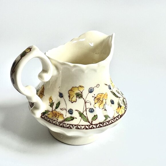 Vernon Kilns Hibiscus Creamer Hand Painted Vintage Floral Ceramic 1940s-1950s - Picture 3 of 7